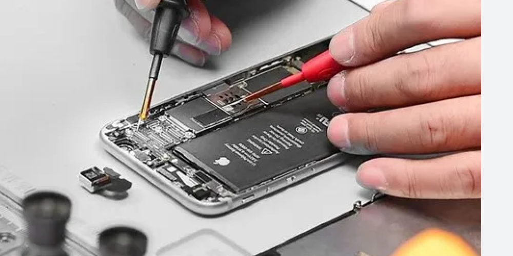 Swift Solutions: iPhone Repair Services Unveiled in Mineola